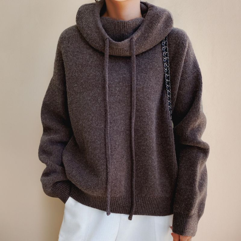 Lia - Elegant Sweater with High Neck