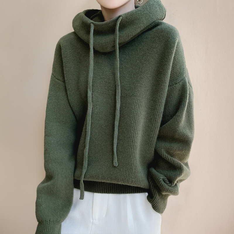 Lia - Elegant Sweater with High Neck